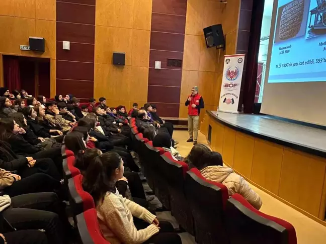 Uşak'ta Gençlik ve Güvenli Gelecek Projesi Kapsamında Bilgilendirme Konferansı Düzenlendi