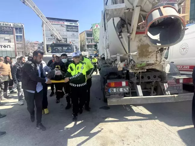 Iğdır'da Beton Mikserinin Çarptığı Genç Kız Yaralandı