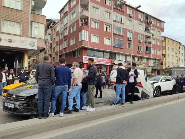 Esenler'de Zincirleme Kaza: 2 Yaralı
