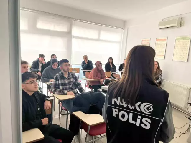 Sinop'ta Gençlere Uyuşturucu Eğitimi Verildi