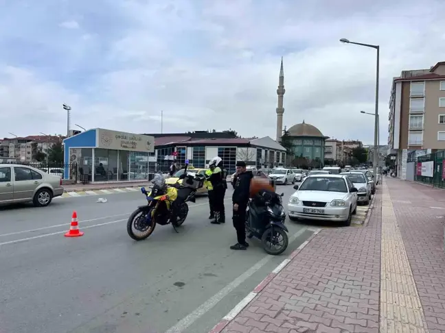 Burdur'da Otomobil ile Motosiklet Çarpıştı: Bir Kişi Yaralandı