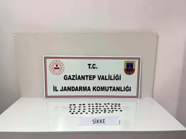 Gaziantep'te Tarihi Eser Kaçakçılığı Operasyonu: 62 Sikke Ele Geçirildi