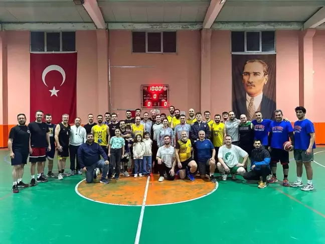 Yeşilay Haftası'nda Salihli'de 3x3 Basketbol Turnuvası Şampiyonu Old Boys