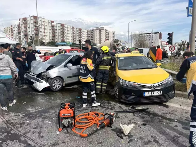 Aydın'da Taksi ve Otomobil Çarpıştı: 2 Yaralı