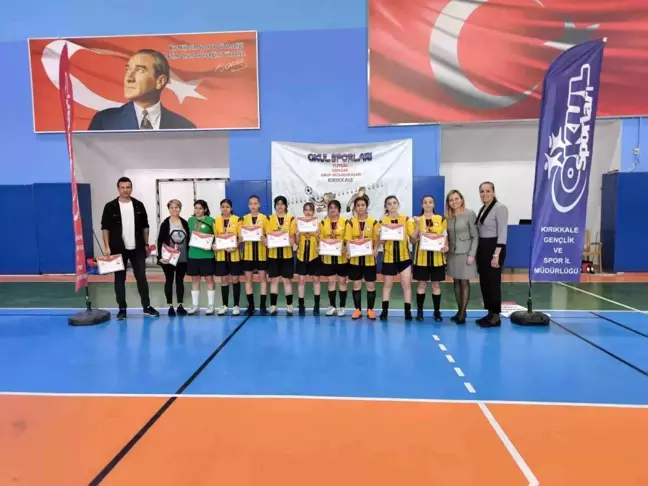 Yılmaz Çetintaş Anadolu Lisesi Kız Futsal Takımı Bölge Şampiyonu