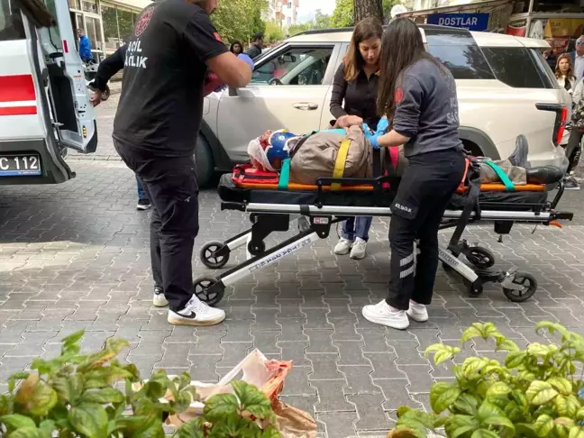 Nazilli'de Motosiklet ile Bisiklet Çarpıştı: 2 Yaralı