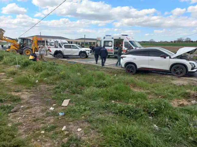 Çorlu'da zincirleme kaza: 3'ü askeri personel 6 yaralı