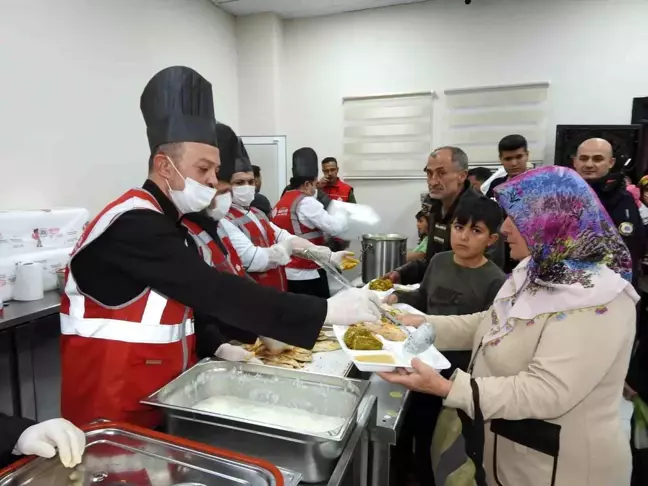 Gaziantep Vakıflar Bölge Müdürlüğü, Ramazan'da 3 Bin Kişiye İftar Veriyor