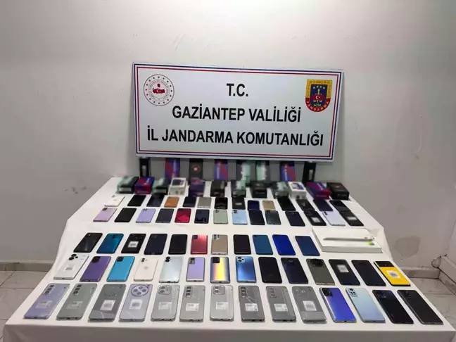 Gaziantep'te 2 Milyon TL Değerinde Kaçak Cep Telefonu Ele Geçirildi