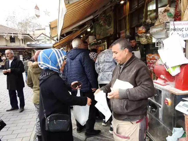 Gaziantep'te Bayram Yoğunluğu: Yuvalama ve Antep Kahkesi İçin Alışveriş Başladı