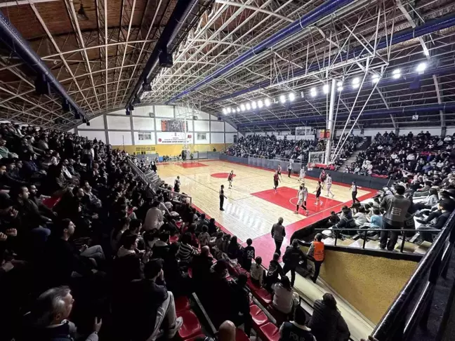 Sakarya Büyükşehir Basketbol, Play-Off'ta Uşak'a Mağlup Oldu