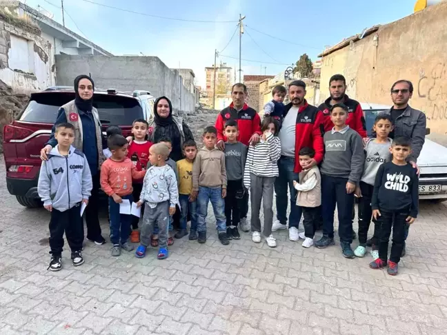 Siverek'te Yetim ve İhtiyaç Sahipleri İçin Ücretsiz Bayram Tıraşı Etkinliği Düzenlendi