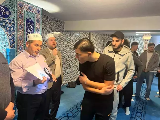 Köln'de Nippes Fatih Camii'nde Sakal-ı Şerif Ziyarete Açıldı