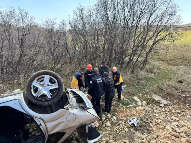 Mardin'de Takla Atan Otomobilde 3 Yaralı