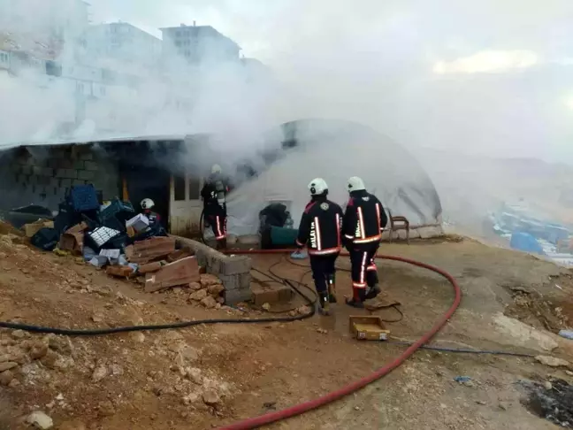 Malatya'da Şantiyedeki Yemekhane Çadırında Yangın