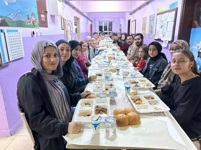 Kızık Köyü'nde Mezun Öğrencilere İftar Programı Düzenlendi