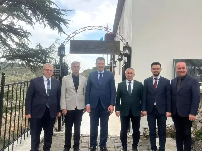 Ali İhsan Yavuz'dan Şeyh Edebali Türbesi Ziyareti