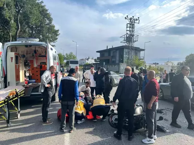Antalya'da trafik kazası: Motosikletle tur aracı çarpıştı, bir yaralı