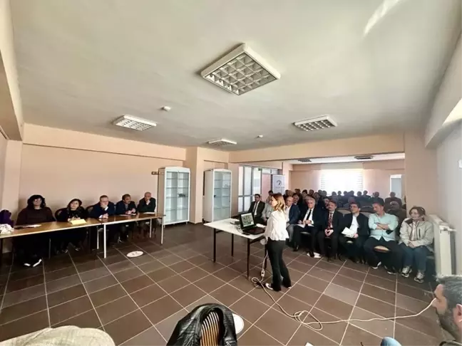 Aslanapa'da Tarıma Dayalı İhtisas OSB ÇED Süreci Toplantısı Yapıldı