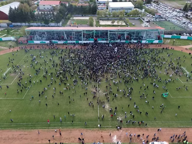 12 Bingölspor Bölgesel Amatör Lig'de Şampiyon Oldu