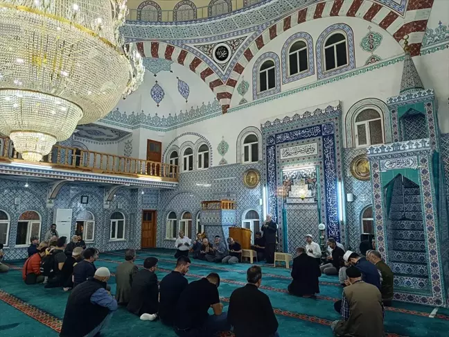 Mersin'de 11 Kişilik Hac Kafilesi Kutsal Topraklara Uğurlandı