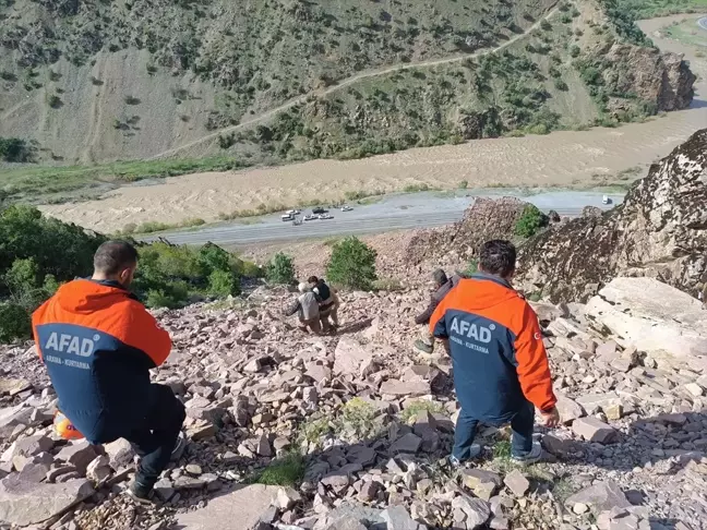 Hakkari'de Mahsur Kalan Genç Kurtarıldı