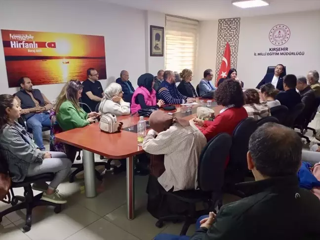 Kırşehir'de Öğretmen Akademileri Projesi Çerçevesinde Şiir ve Romanlar Konuşuldu