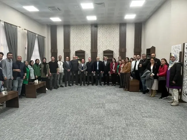Kırşehir'de Öğretmen Akademileri Projesi Kapsamında Türkülerin Önemi Tartışıldı