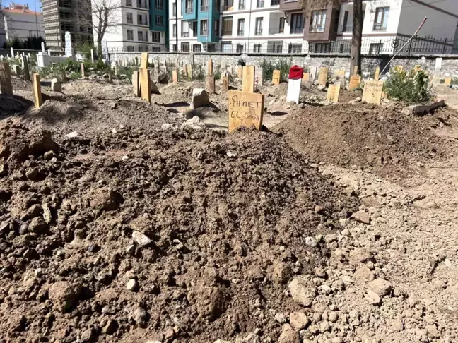 Konya'da Yangında Hayatını Kaybeden İki Kardeş Son Yolculuğuna Uğurlandı