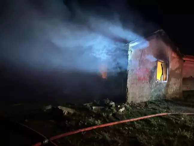 Konya'nın Kulu İlçesinde Çiftlik Evinde Yangın Çıktı