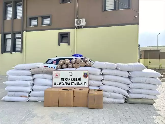 Mersin'de Yolcu Otobüsünde 1.5 Ton Kaçak Tütün Ele Geçirildi