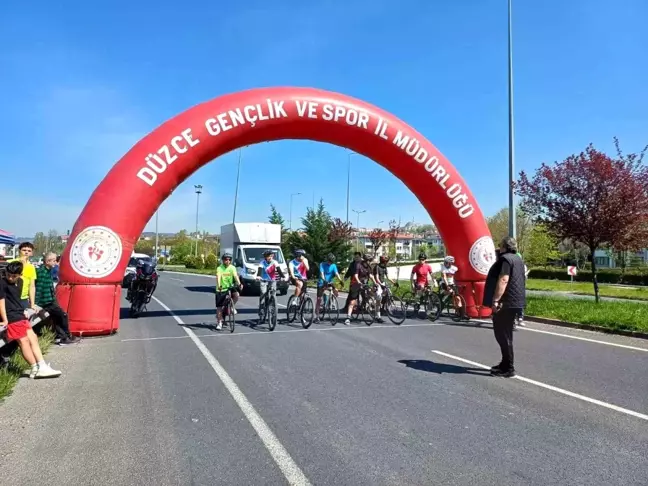 Düzce'de Bisiklet Yarışları Coşkusu