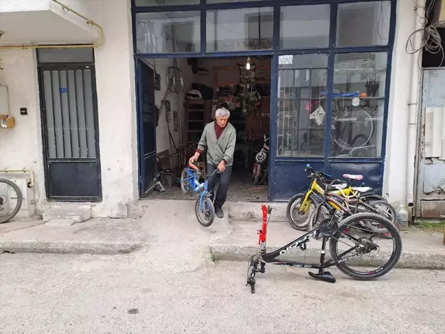 Dededen Toruna Bisiklet Tamirciliği: Halil Özcan'ın 63 Yılı