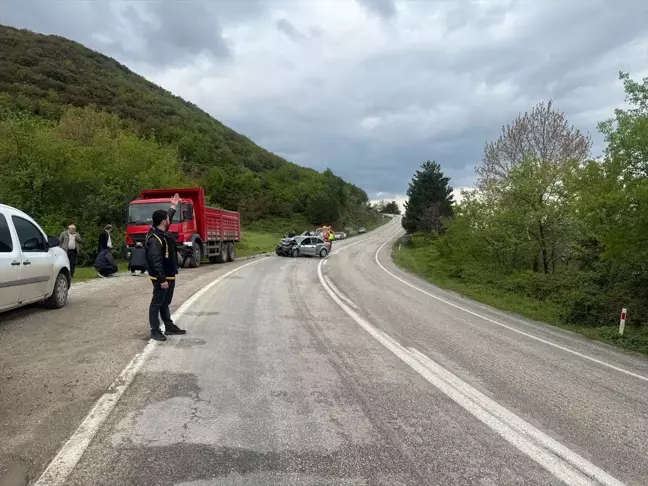 Tokat'ta Kamyon ile Otomobil Çarpıştı: 1 Ölü, 1 Yaralı