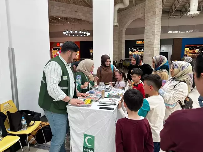 Yeşilay Tokat'ta Anneler ve Çocuklara Yüz Boyama Etkinliği Düzenledi