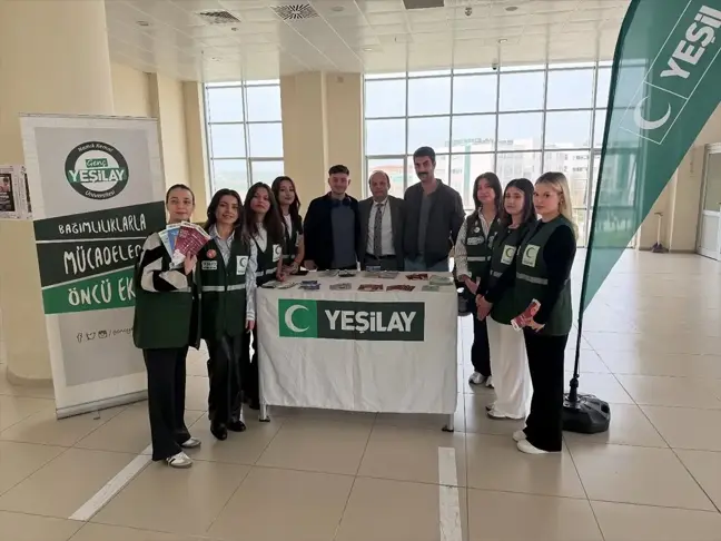 Yeşilay, Tekirdağ Üniversitesi Öğrencilerini Bağlılıkları Konusunda Bilinçlendiriyor