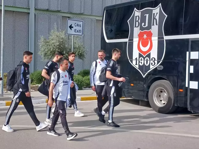 Beşiktaş İzmir'de Coşkuyla Karşılandı