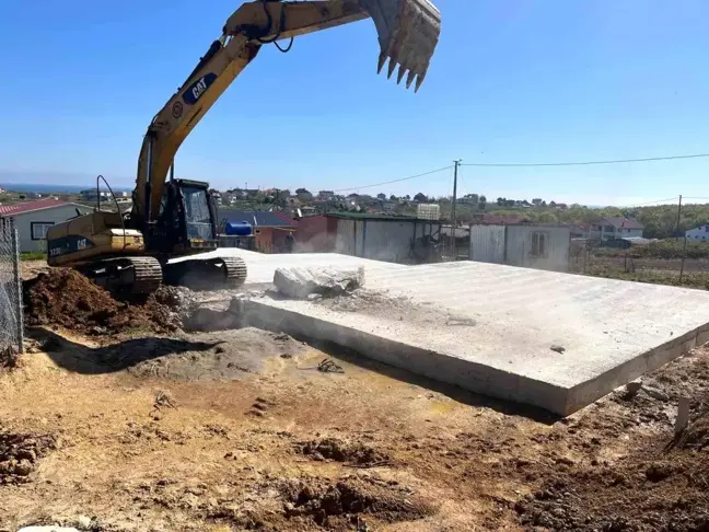 Kocaeli'de Yasa Dışı Yapılar Yıkıldı
