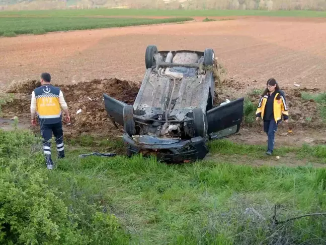 Edirne'de Tarlaya Uçan Otomobilin Sürücüsü Ağır Yaralandı