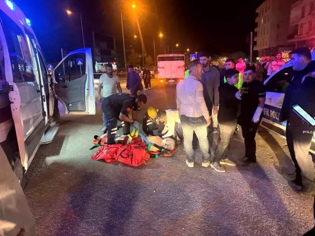 Kahta'da Kamyonet Çarpması: 1 Yaralı