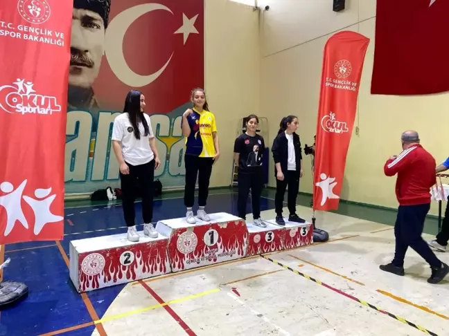 Hatice Cankaya Bilek Güreşi Türkiye Şampiyonu Oldu