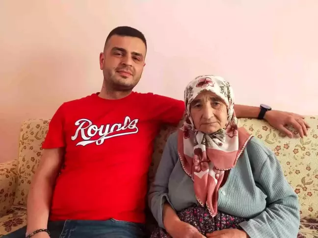 İzmir'de Yaşlı Kadına Dolandırıcılık Şoku: 750 Bin TL'lik Ziynet Eşyası Çalındı