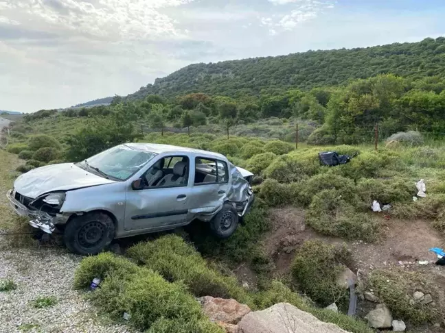 Çanakkale'de Otomobil Şarampole Yuvarlandı: 4 Yaralı
