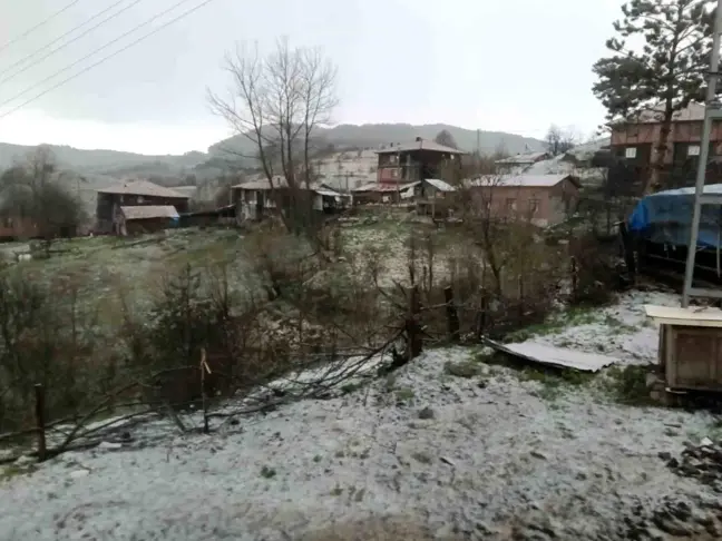 Kastamonu'da Ceviz Büyüklüğünde Dolu Yağışı