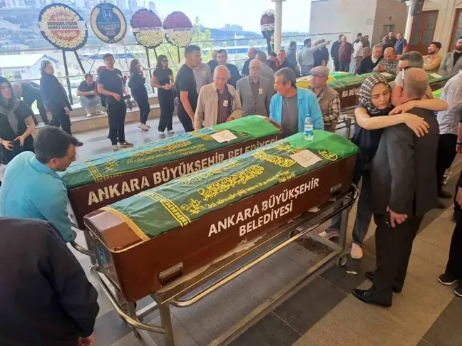 Eski TBMM Başkanvekili Ahmet Fehmi Işıklar'ın Eşi Gülay Işıklar Son Yolculuğuna Uğurlandı