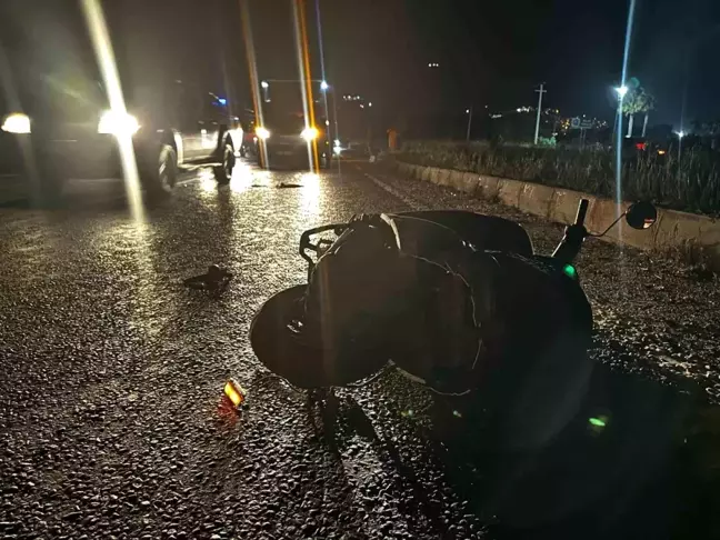 Muğla'da Motosikletli Yaralandı, Kaçan Minibüs Sürücüsü Aranıyor