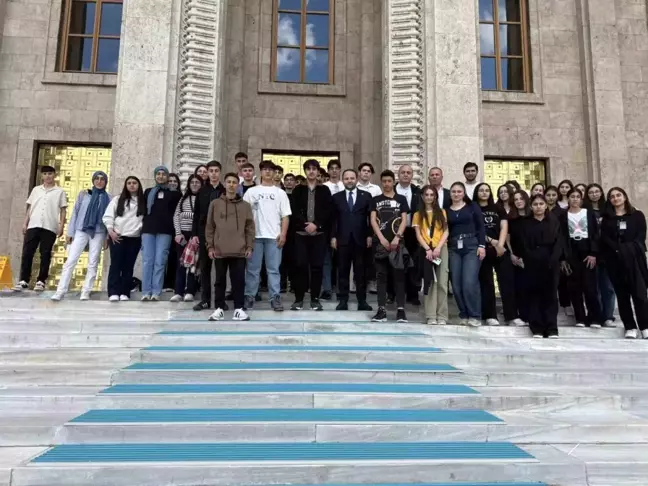 Kaan Koç, Ardahanlı Öğrencileri TBMM'de Ağırladı