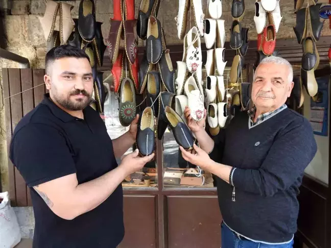 Gaziantep'in Geleneksel Yemeni Ayakkabıları Turistlerin İlgi Odağı