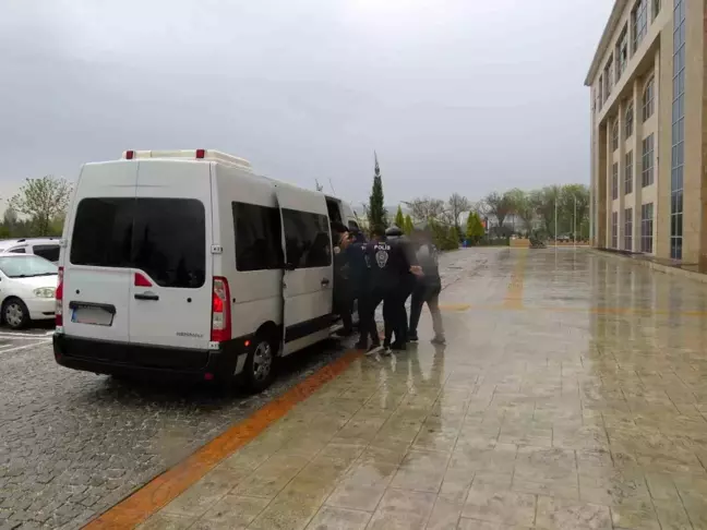 Uşak'ta Yasa Dışı Operasyon: 3 Şüpheli Tutuklandı