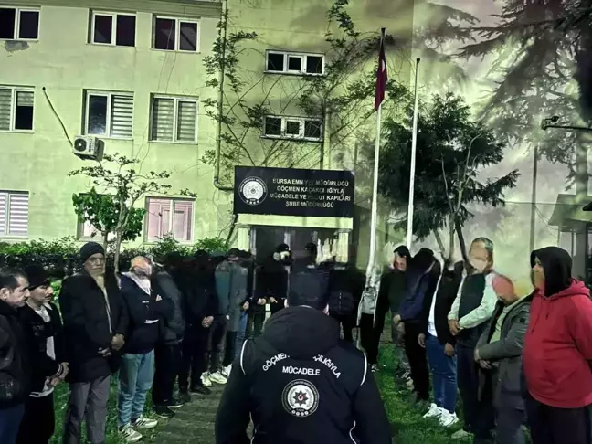 Bursa'da Göçmen Kaçakçılığı Operasyonu: İki Şüpheli Yakalandı